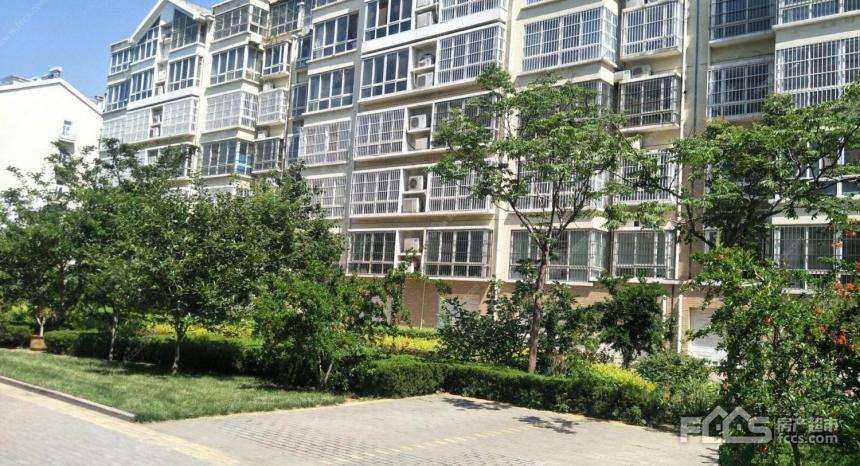 凯泽名苑140平 带大车库 95万 证满5年