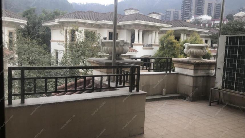 江门二手房 鹤山二手房 时代雁山湖(公寓)时代雁山湖独栋靠大湖面别墅