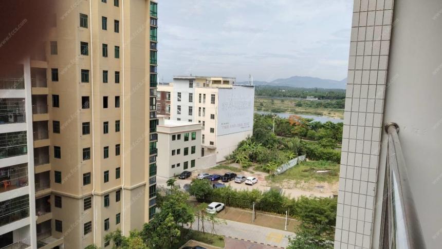 3平方米,市一小学 区 万泉河经典 两房两厅 中间楼层 看 琼海房产